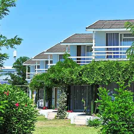 Afytos Tatil Koyu Resort *